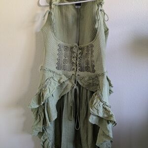 Green Sleeveless Lace-Up Dress